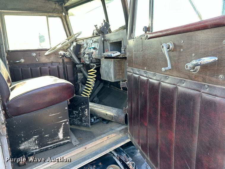 image for item DS7164 1973 Peterbilt 359ST semi truck