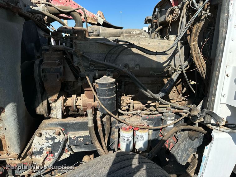 image for item DS7164 1973 Peterbilt 359ST semi truck