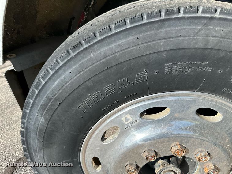 image for item DS7164 1973 Peterbilt 359ST semi truck