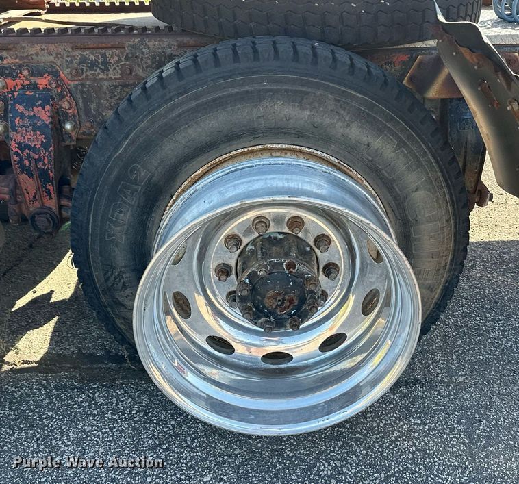 image for item DS7164 1973 Peterbilt 359ST semi truck