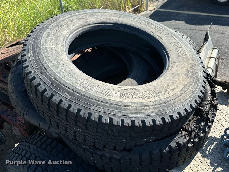 image for item DS7164 1973 Peterbilt 359ST semi truck