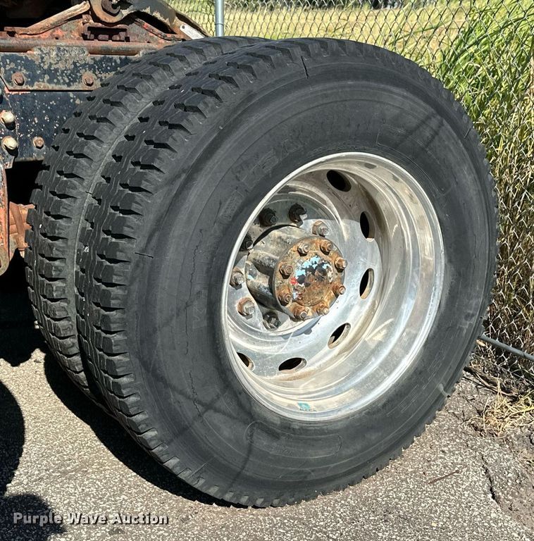 image for item DS7164 1973 Peterbilt 359ST semi truck