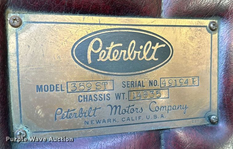 image for item DS7164 1973 Peterbilt 359ST semi truck