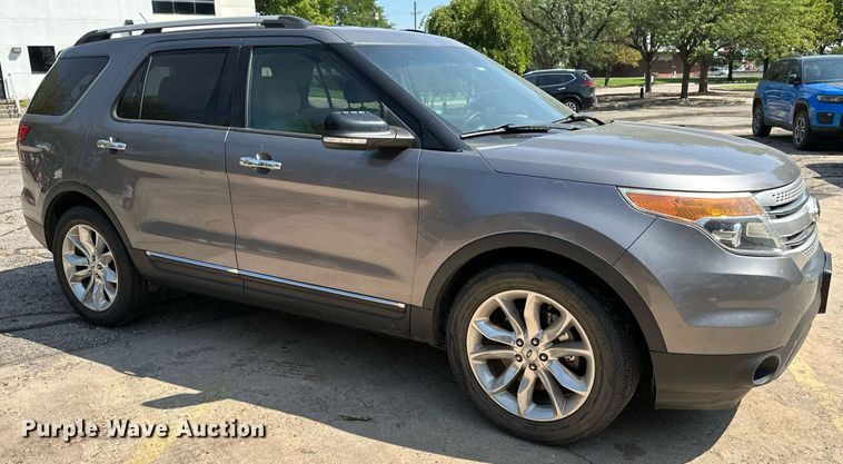 image for item HN9975 2013 Ford Explorer XLT  SUV