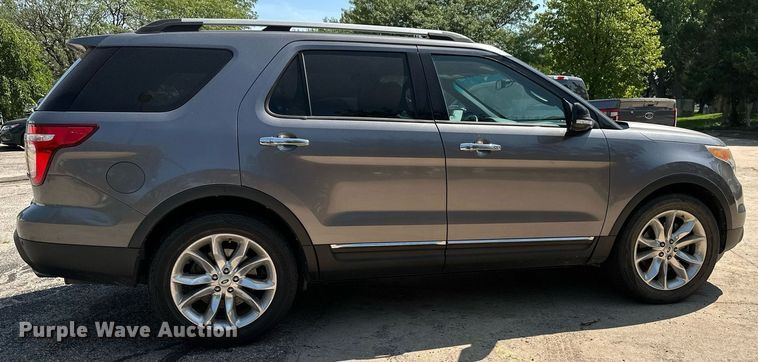 image for item HN9975 2013 Ford Explorer XLT  SUV