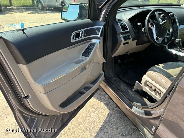 image for item HN9975 2013 Ford Explorer XLT  SUV