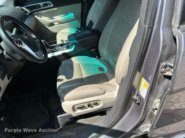 image for item HN9975 2013 Ford Explorer XLT  SUV