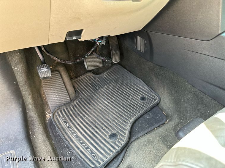 image for item HN9975 2013 Ford Explorer XLT  SUV