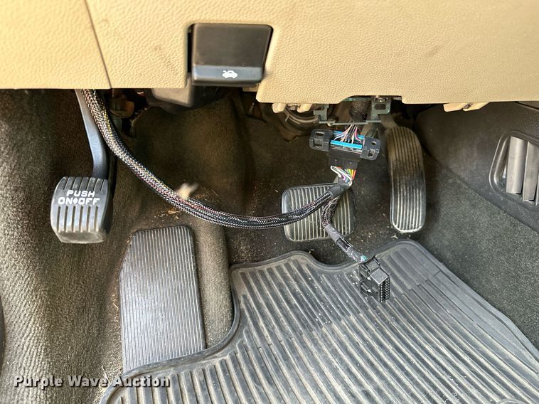 image for item HN9975 2013 Ford Explorer XLT  SUV