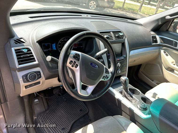 image for item HN9975 2013 Ford Explorer XLT  SUV