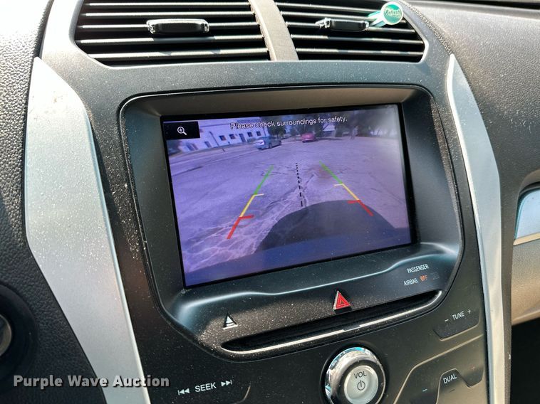 image for item HN9975 2013 Ford Explorer XLT  SUV