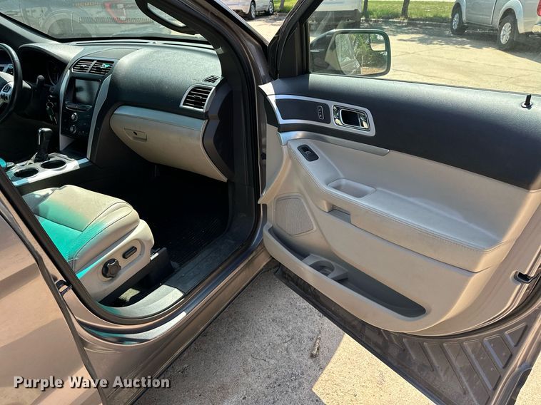 image for item HN9975 2013 Ford Explorer XLT  SUV