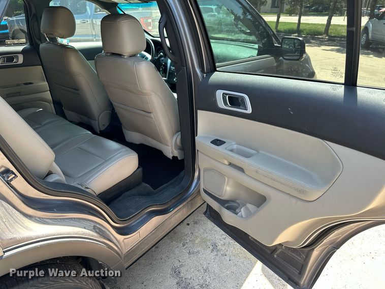 image for item HN9975 2013 Ford Explorer XLT  SUV