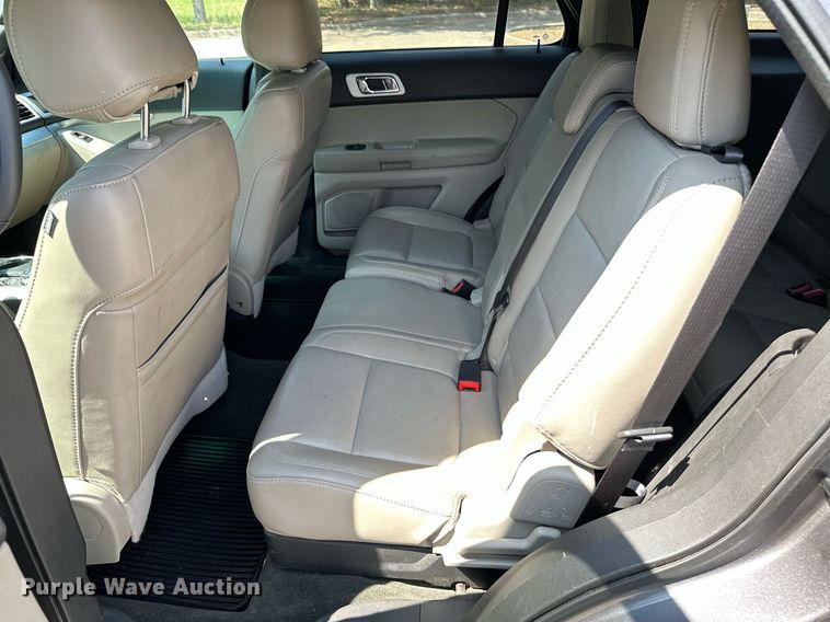 image for item HN9975 2013 Ford Explorer XLT  SUV