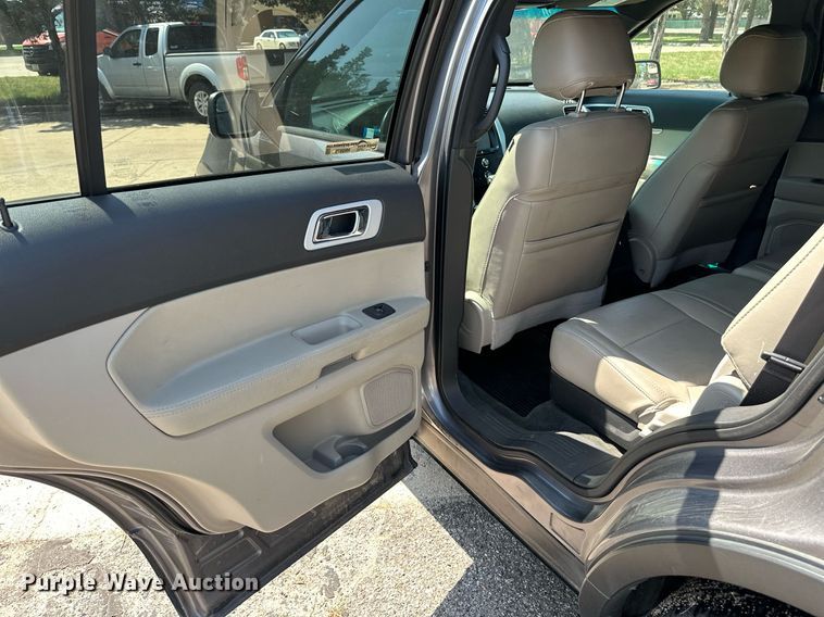 image for item HN9975 2013 Ford Explorer XLT  SUV