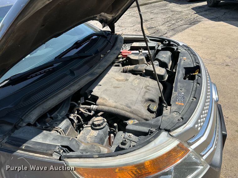 image for item HN9975 2013 Ford Explorer XLT  SUV