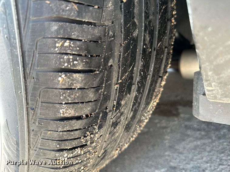 image for item HN9975 2013 Ford Explorer XLT  SUV