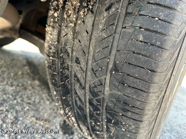 image for item HN9975 2013 Ford Explorer XLT  SUV