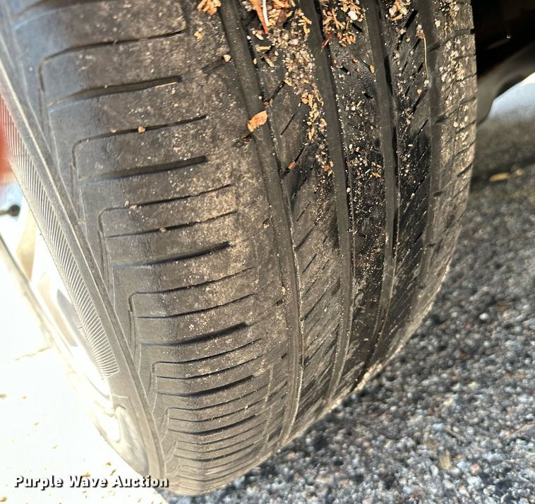 image for item HN9975 2013 Ford Explorer XLT  SUV