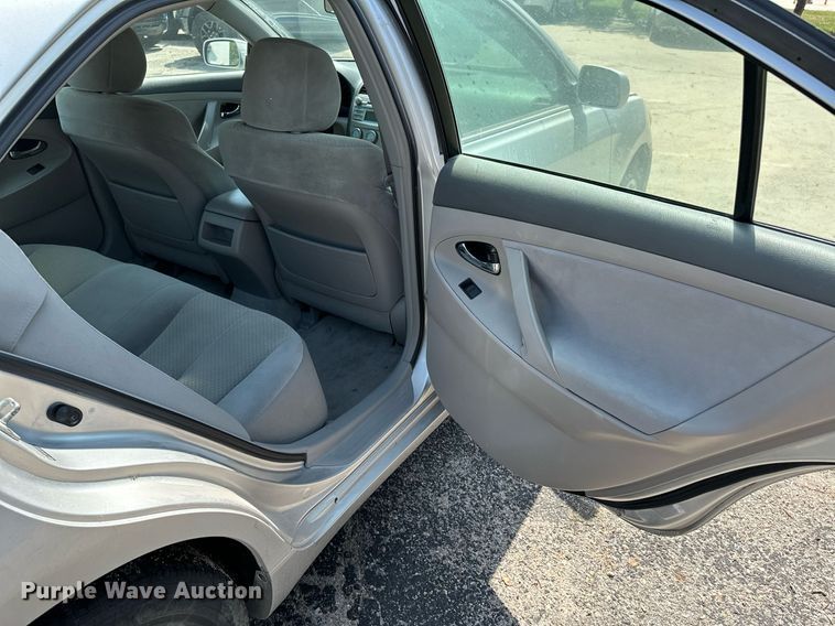 image for item HN9976 2008 Toyota Camry LE