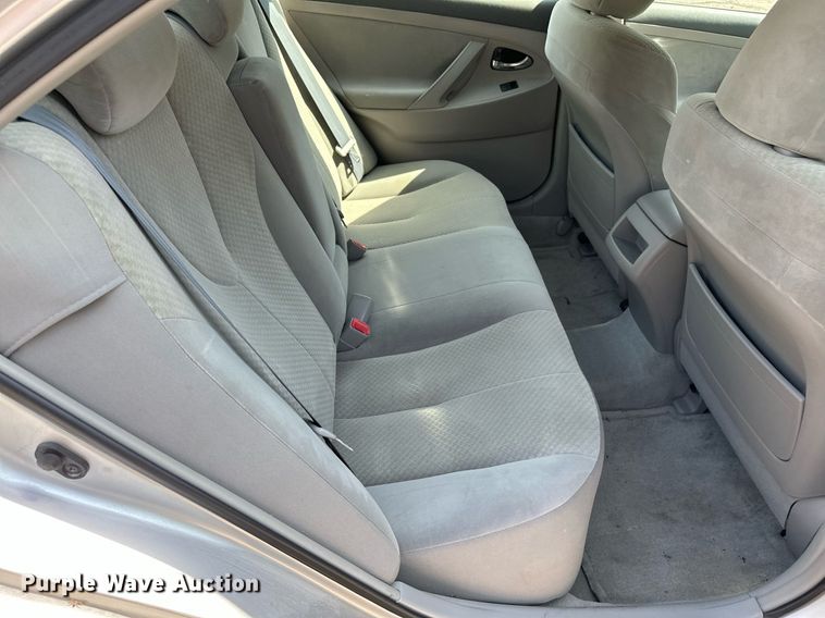 image for item HN9976 2008 Toyota Camry LE