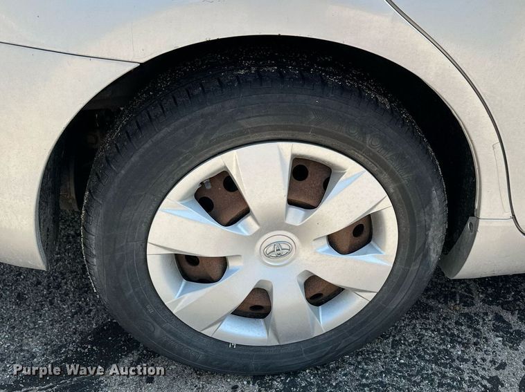 image for item HN9976 2008 Toyota Camry LE