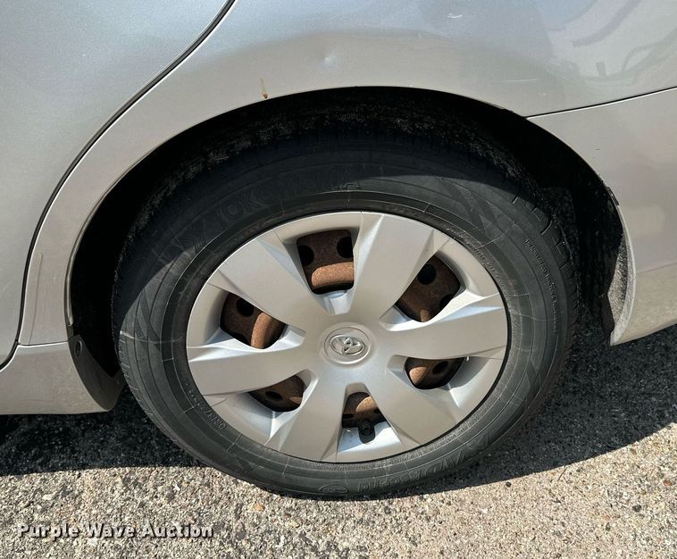 image for item HN9976 2008 Toyota Camry LE