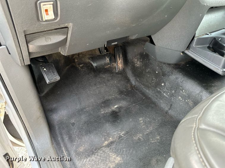 image for item HN9987 2007 Dodge Ram 1500  Quad Cab pickup truck