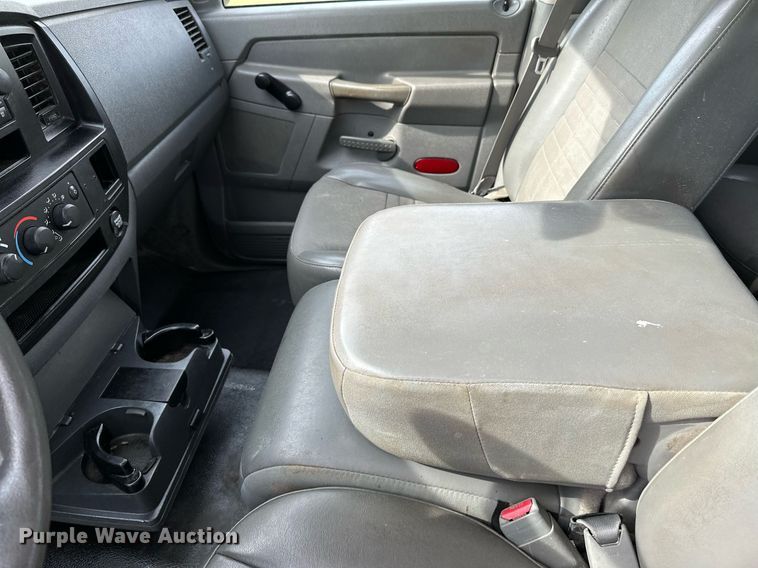 image for item HN9987 2007 Dodge Ram 1500  Quad Cab pickup truck