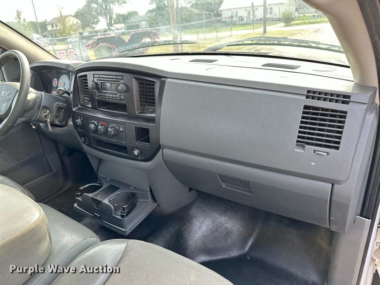 image for item HN9987 2007 Dodge Ram 1500  Quad Cab pickup truck