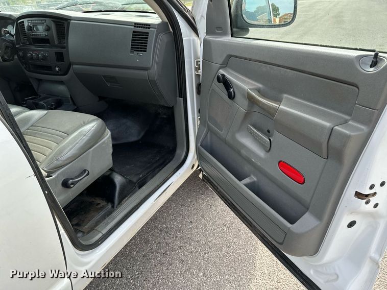 image for item HN9987 2007 Dodge Ram 1500  Quad Cab pickup truck