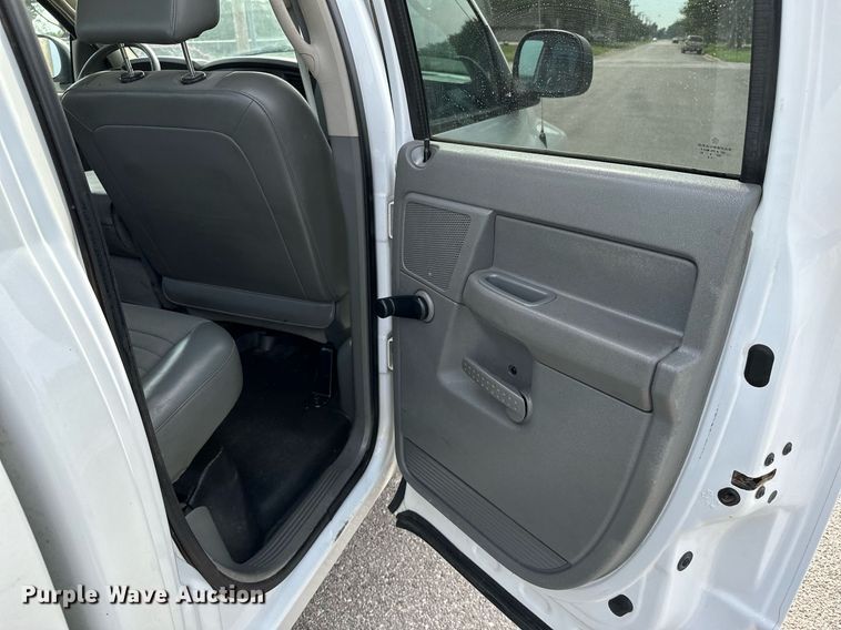 image for item HN9987 2007 Dodge Ram 1500  Quad Cab pickup truck