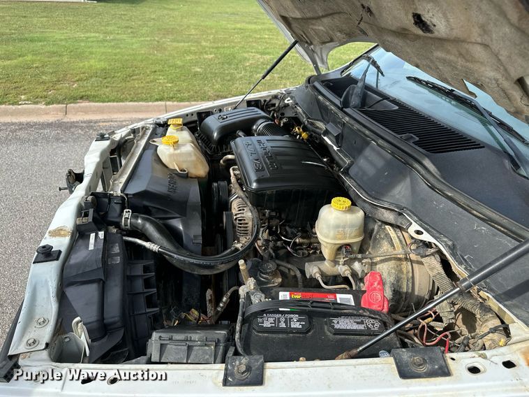 image for item HN9987 2007 Dodge Ram 1500  Quad Cab pickup truck