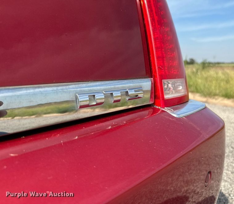 image for item HN9988 2006 Cadillac DTS