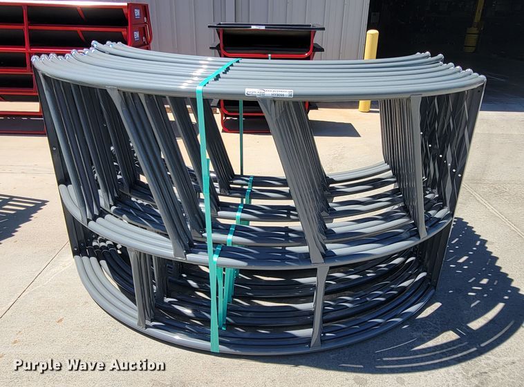 image for item HY9099 (5) B&W PT17019 hay bale feeders