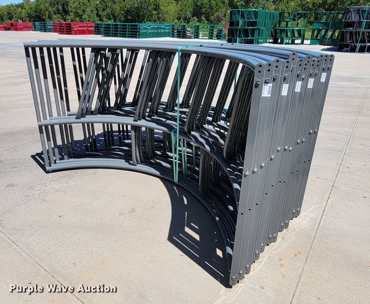 image for item HY9099 (5) B&W PT17019 hay bale feeders