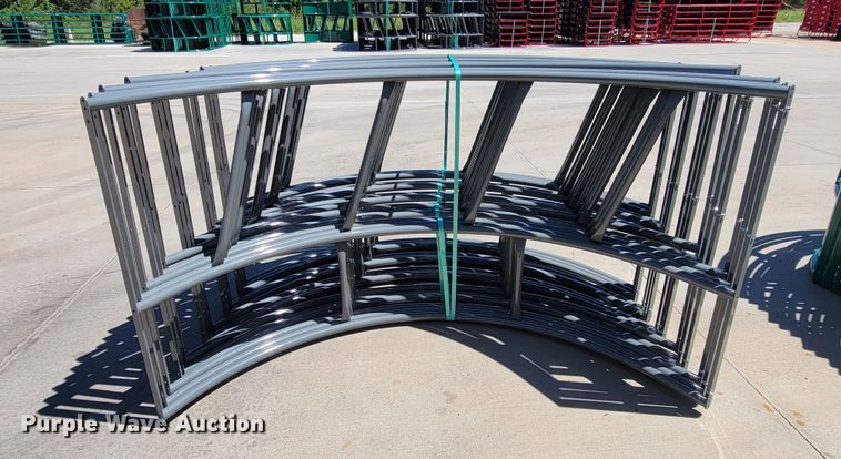 image for item HY9099 (5) B&W PT17019 hay bale feeders