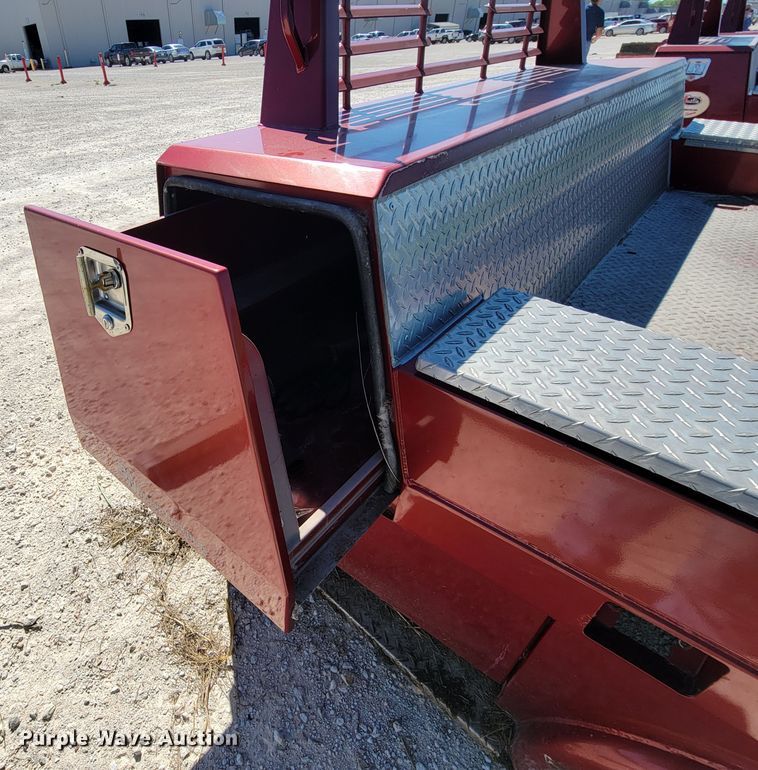 image for item HY9111 B&W Custom Truck Beds  flatbed