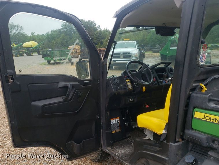 image for item IP9383 John Deere 835M  utility vehicle
