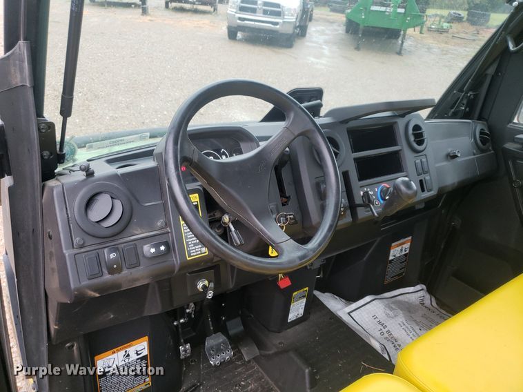 image for item IP9383 John Deere 835M  utility vehicle