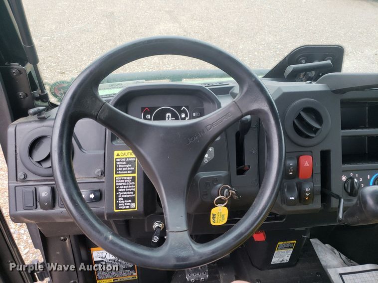 image for item IP9383 John Deere 835M  utility vehicle