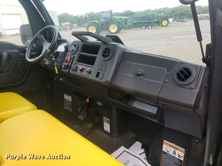 image for item IP9383 John Deere 835M  utility vehicle