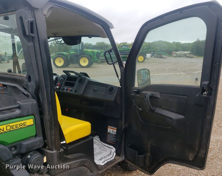 image for item IP9383 John Deere 835M  utility vehicle