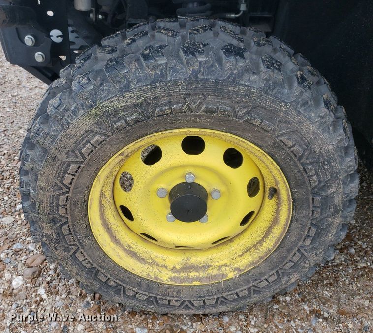 image for item IP9383 John Deere 835M  utility vehicle