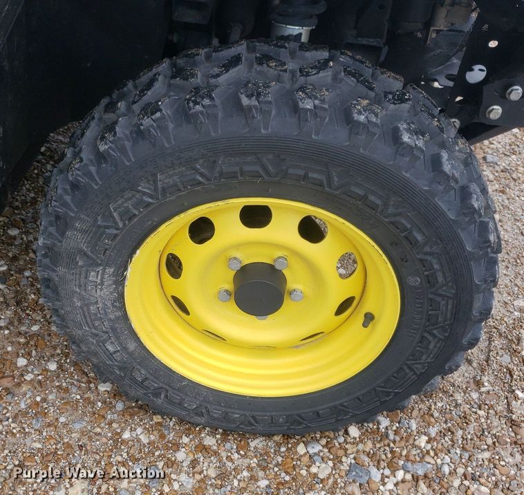 image for item IP9383 John Deere 835M  utility vehicle