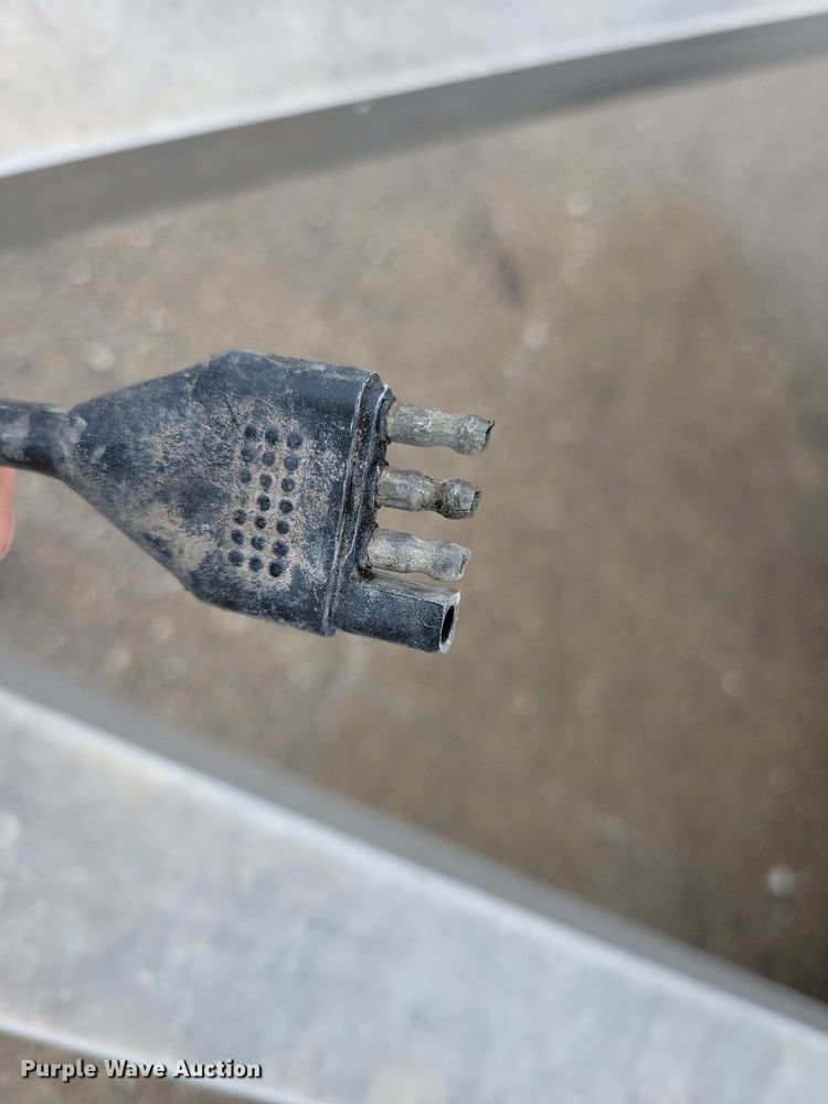 image for item IQ9881 2014 Aluma 8114  utility trailer