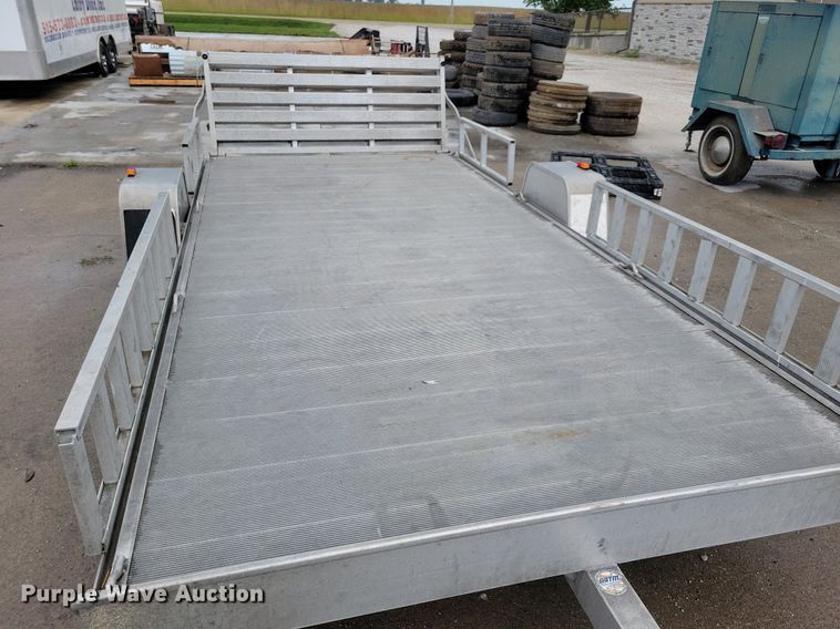 image for item IQ9881 2014 Aluma 8114  utility trailer