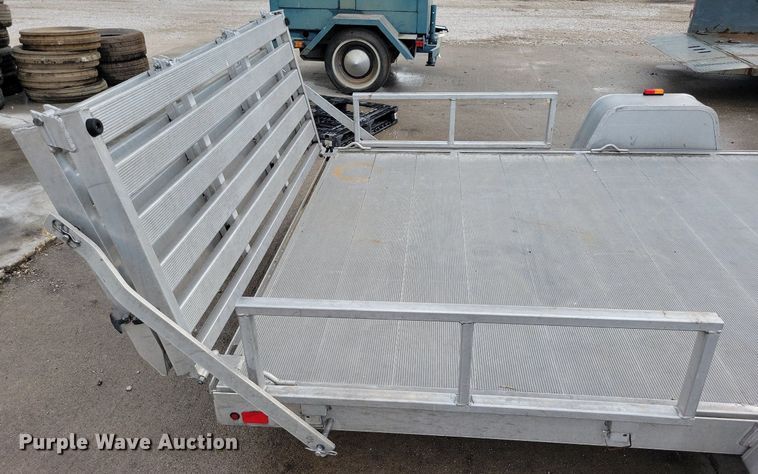 image for item IQ9881 2014 Aluma 8114  utility trailer