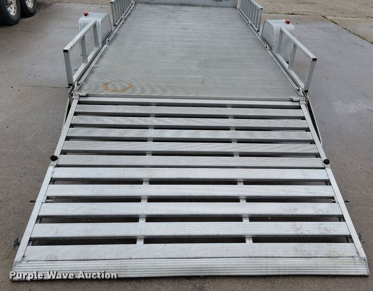 image for item IQ9881 2014 Aluma 8114  utility trailer