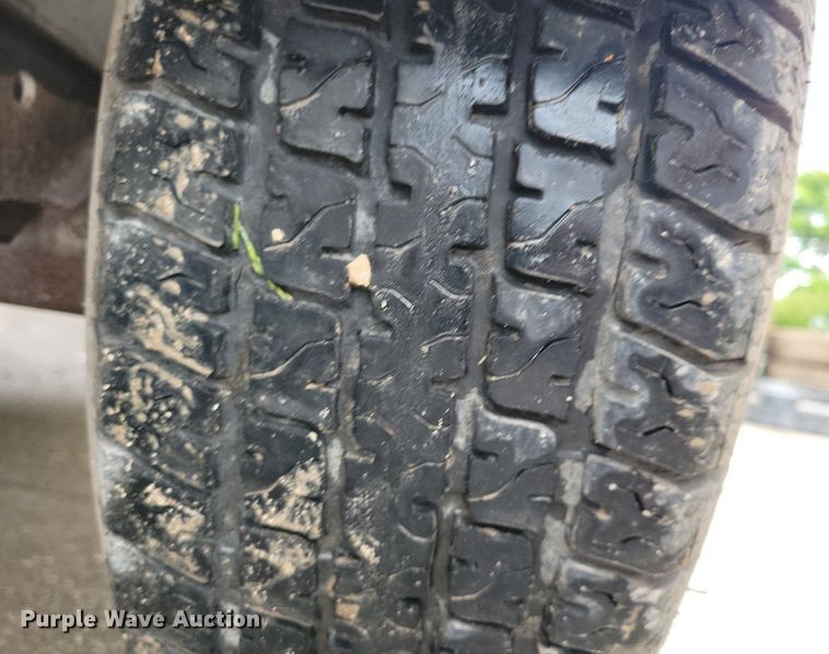 image for item IQ9881 2014 Aluma 8114  utility trailer